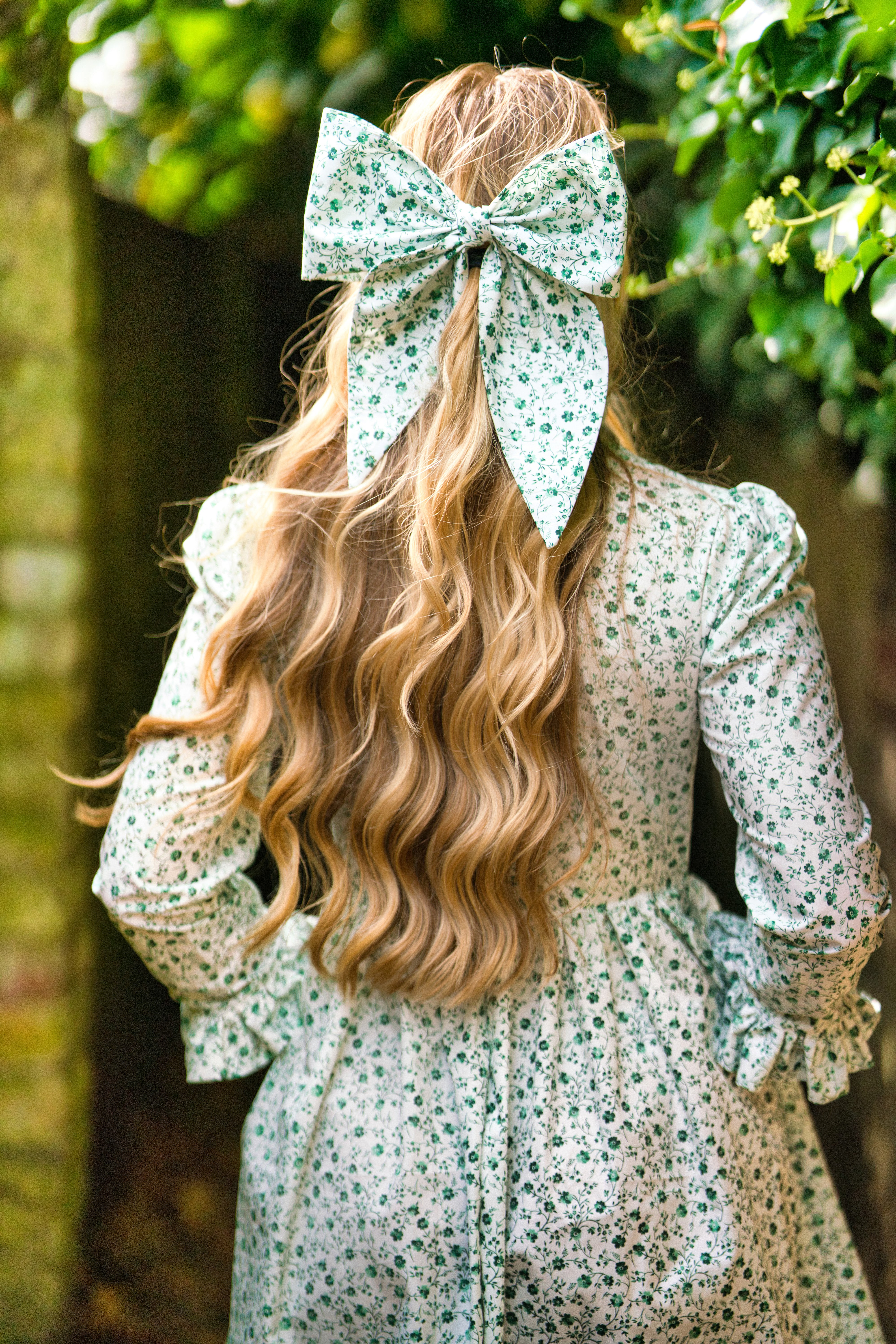 Large Bow Hairclip (The touch of Green) - Final Sale