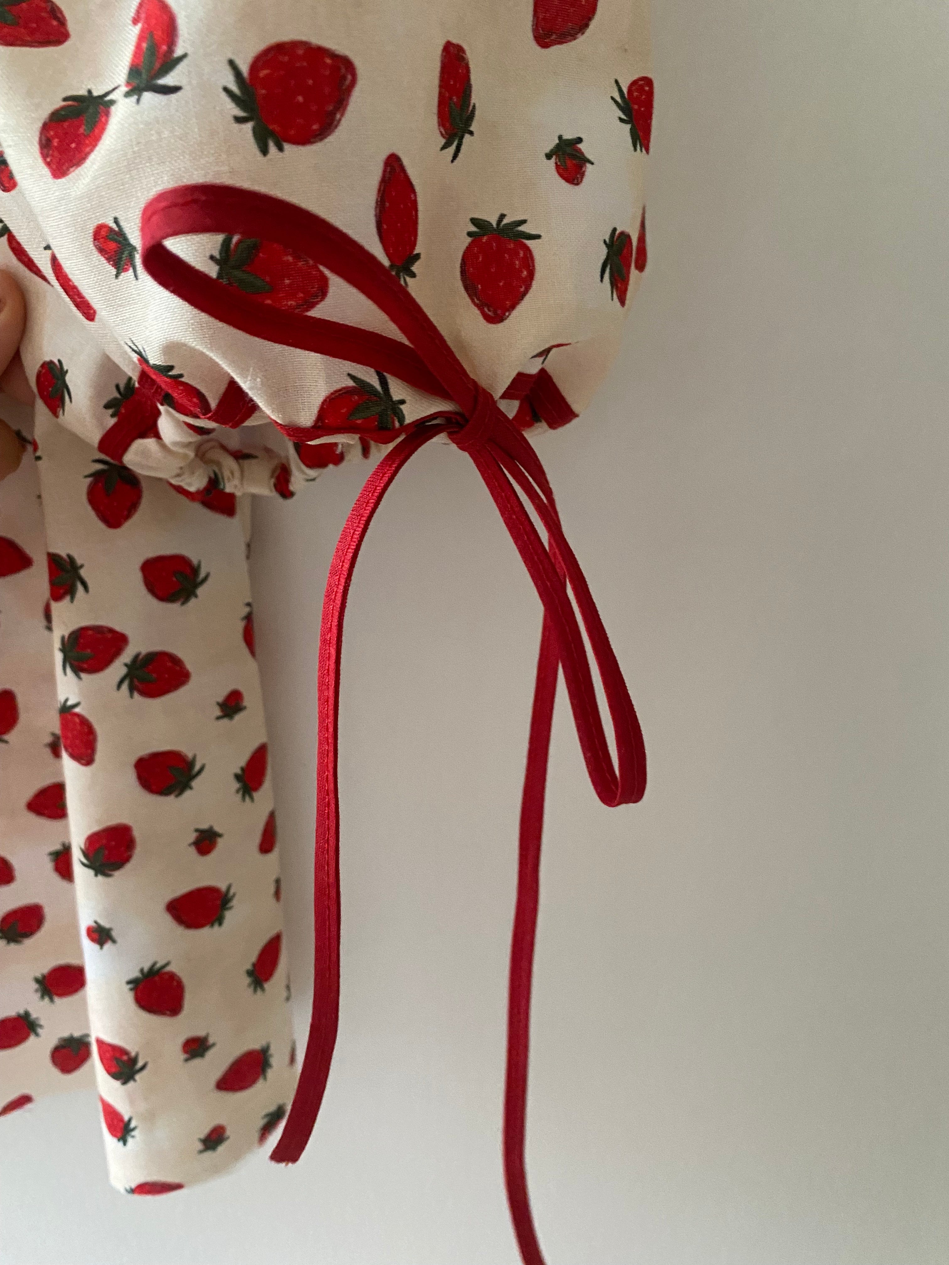 Molly Blouse (Strawberry and Cream)